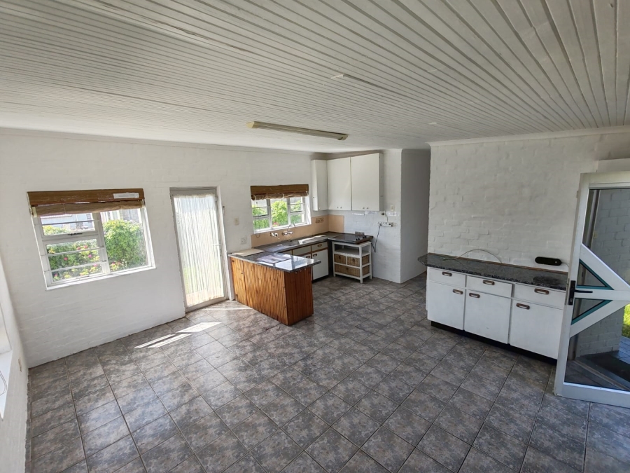 4 Bedroom Property for Sale in De Kelders Western Cape